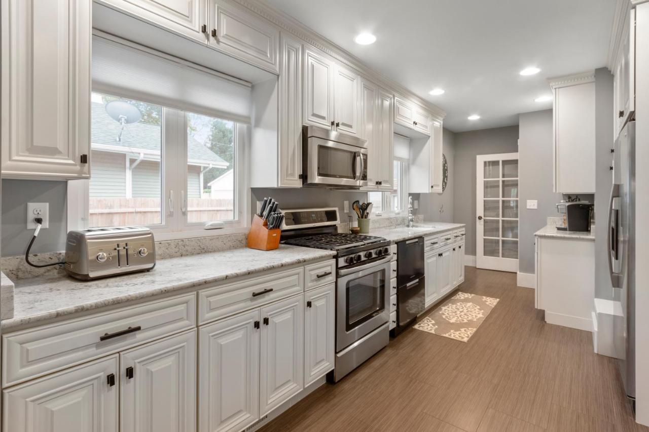 Gorgeous Downtown Bungalow, Walk Everywhere!!! Lake Geneva Exterior foto